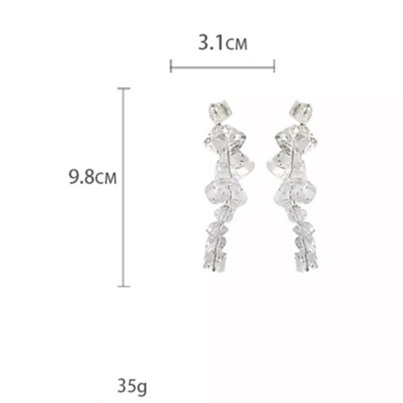Crystal Drop Earrings 💎 - Picture 4 of 4
